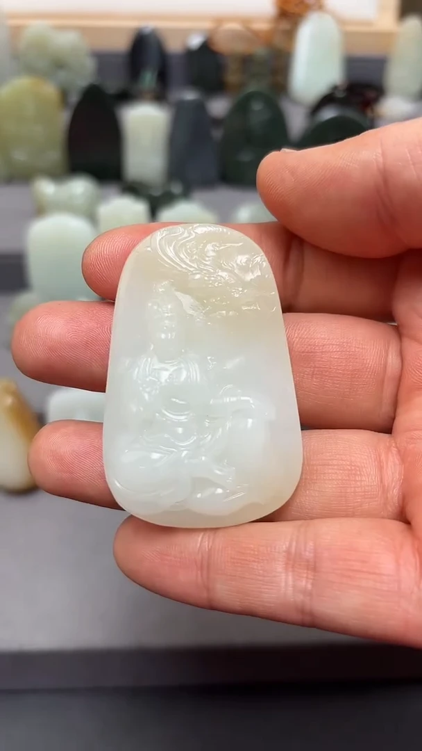 颈饰未镶嵌和田玉.