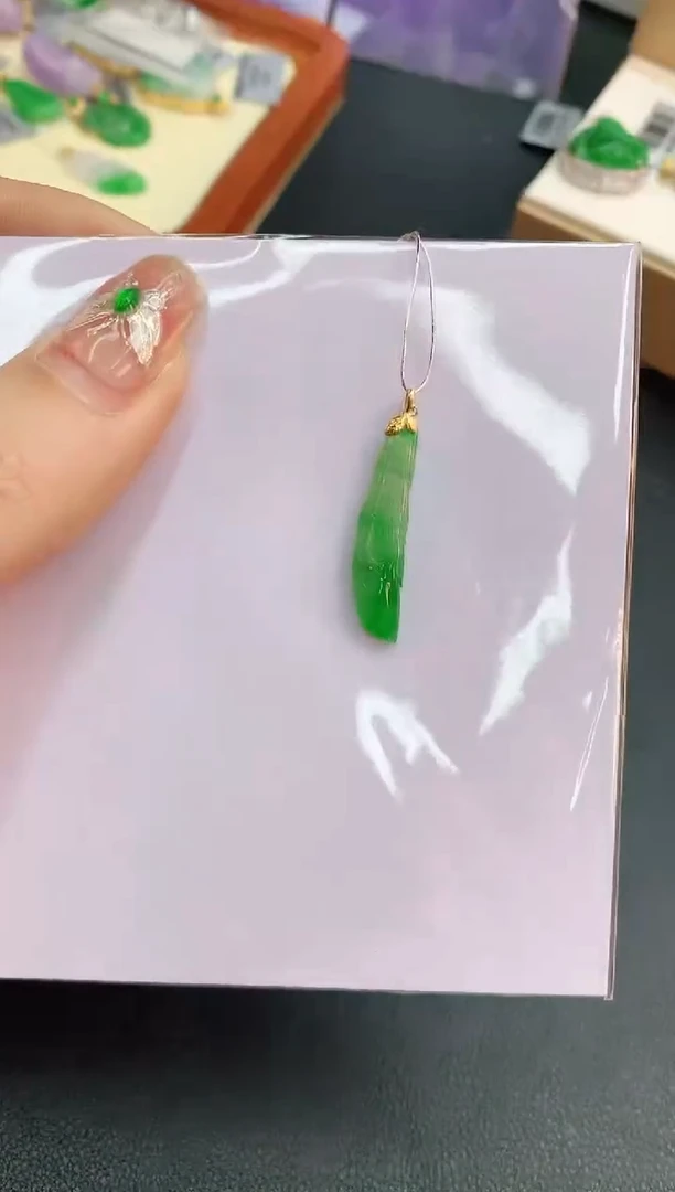 【闪购商品】翡翠颈饰18K金镶嵌赠礼盒证书 珍珍