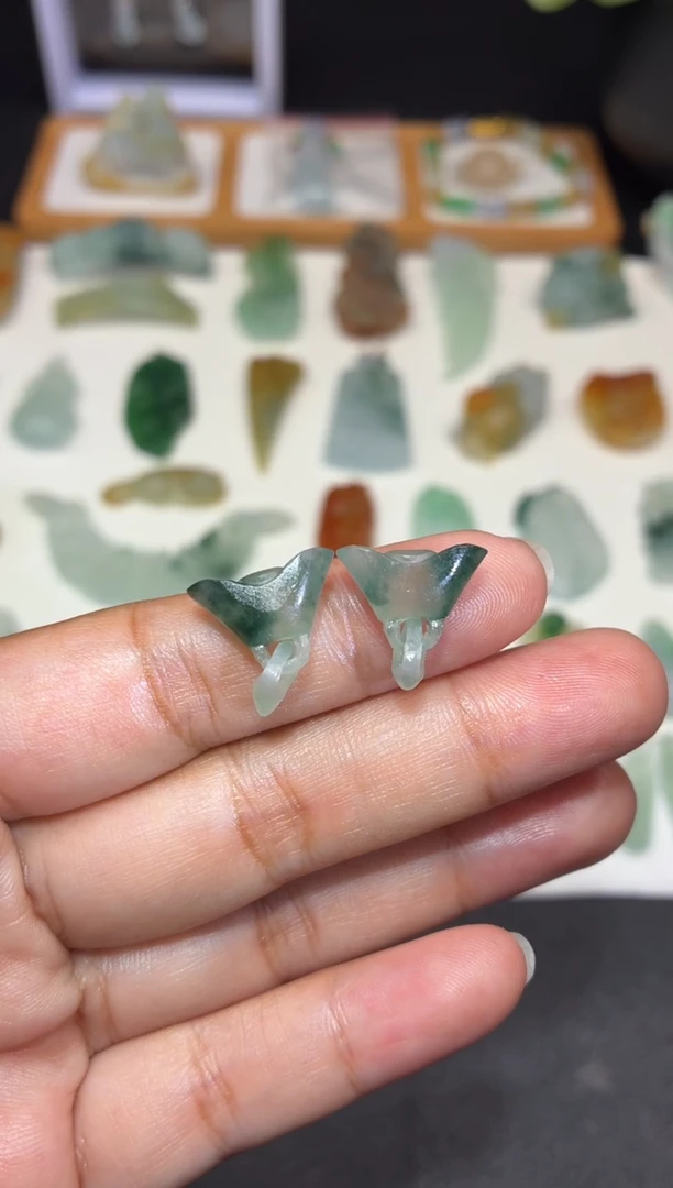 未镶嵌定制翡翠元宝一对