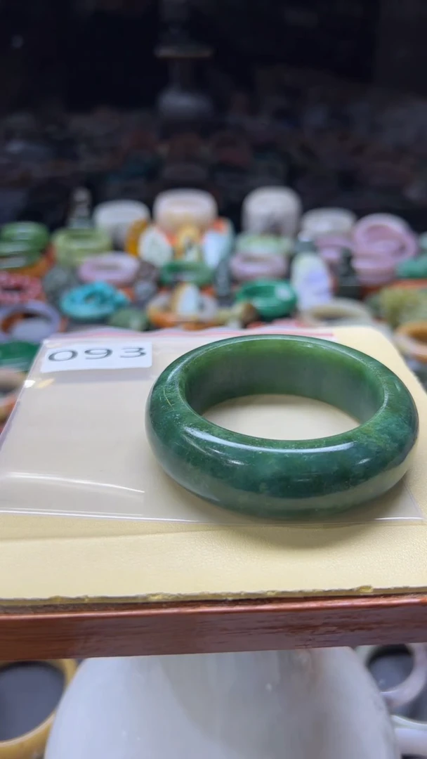 【闪购商品】石英质玉手镯未镶嵌093