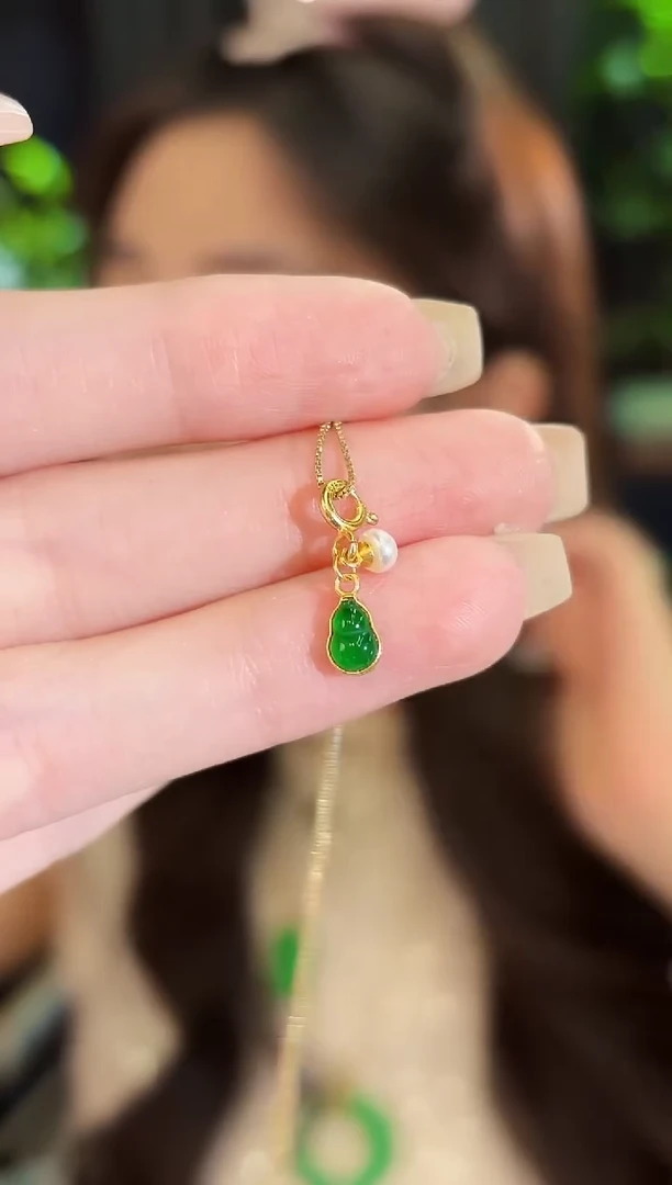 翡翠未镶嵌吊坠(不含链) 葫芦 翡翠/多样性发货/一件 赠手串