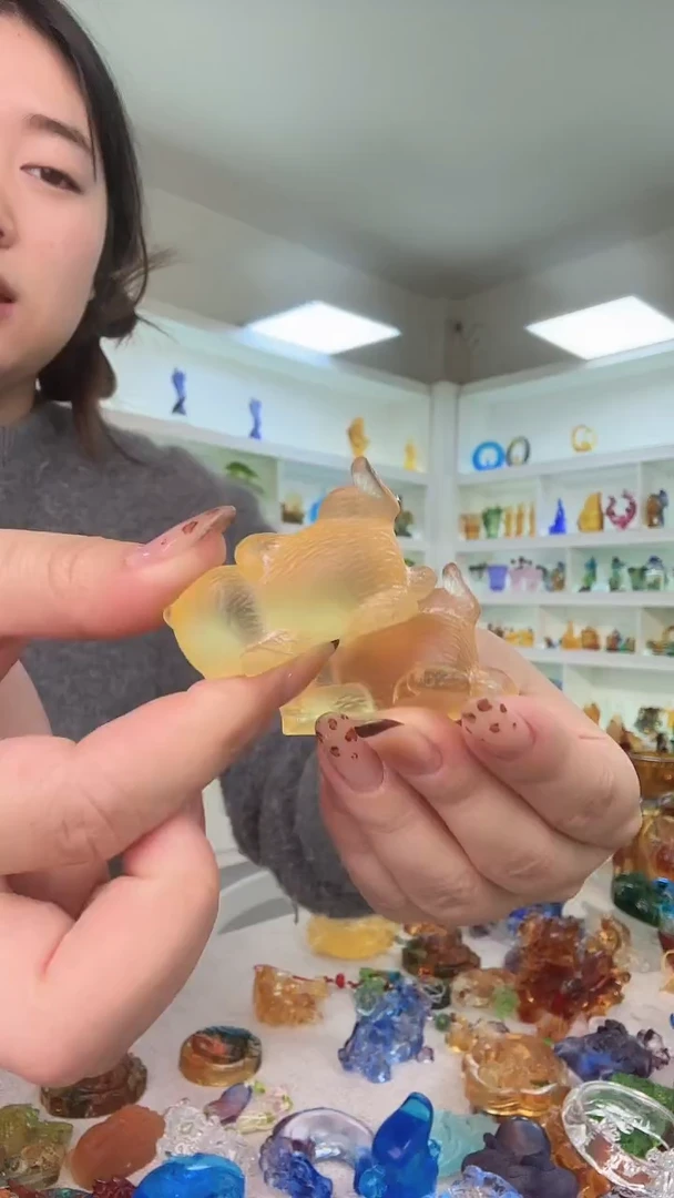 手工艺品琉璃小躺猫2个