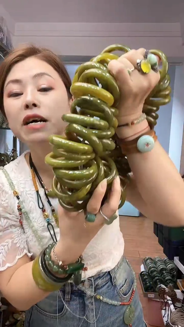 【闪购商品】岫玉手镯50-53未镶嵌多样性发货其中之一