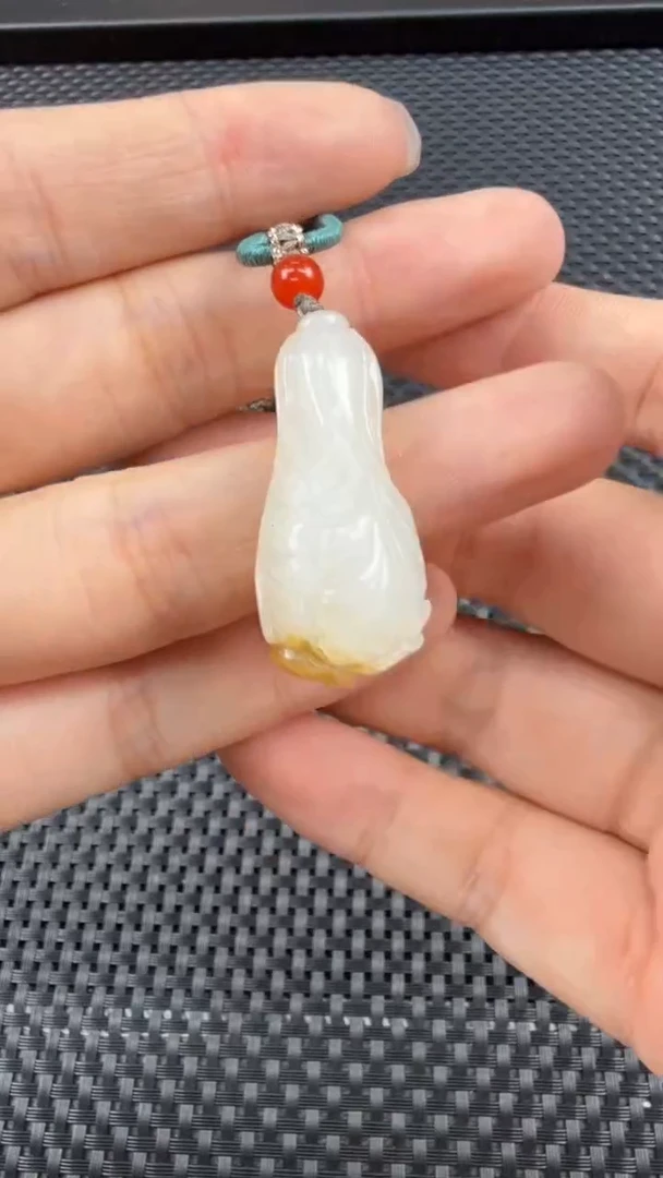 颈饰未镶嵌和田玉挂件