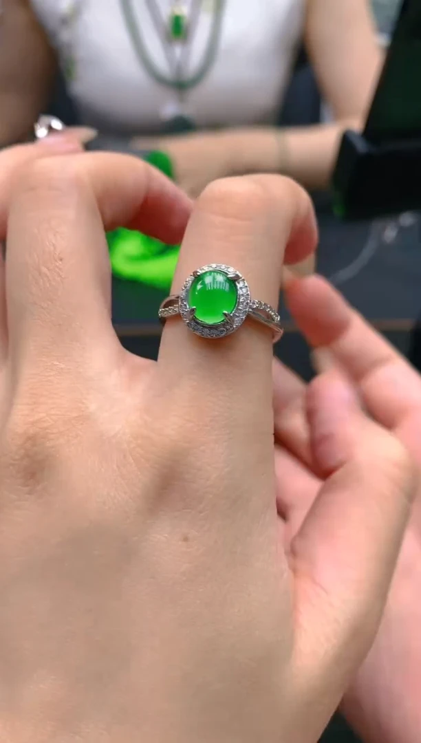 翡翠未镶嵌颈饰天然A货翡翠