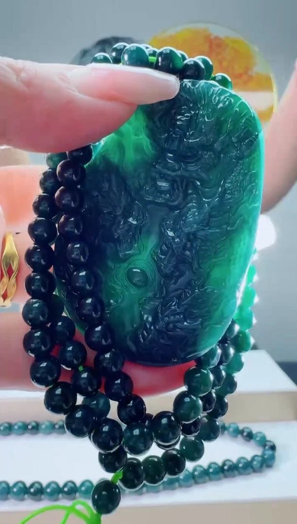 翡翠未镶嵌颈饰九龙多样性随机发其一