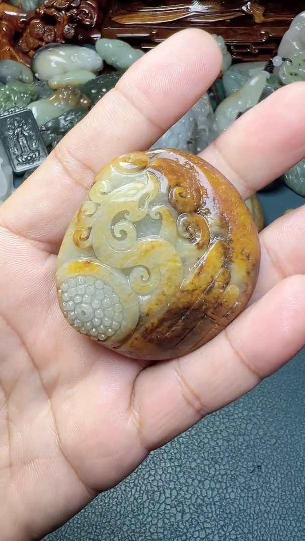 未镶嵌和田玉把件-