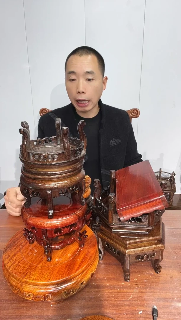 木陌***市一筐处理15个底座