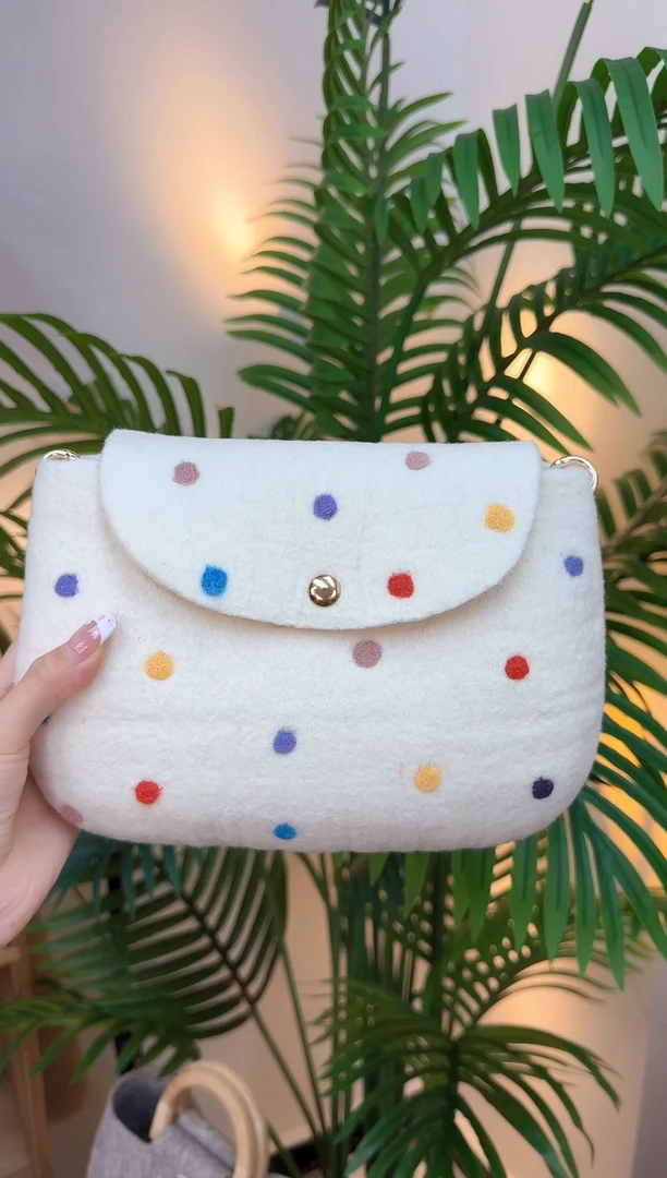 羊毛非遗纯手工 羊毛毡包包