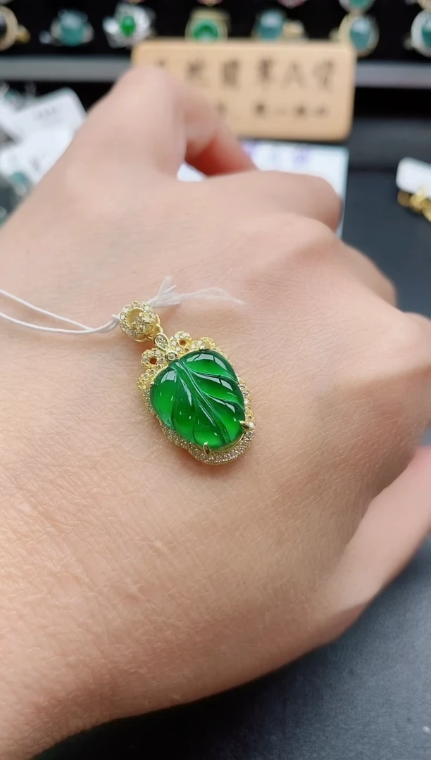 吊坠(赠链)银S925镶嵌翡翠1