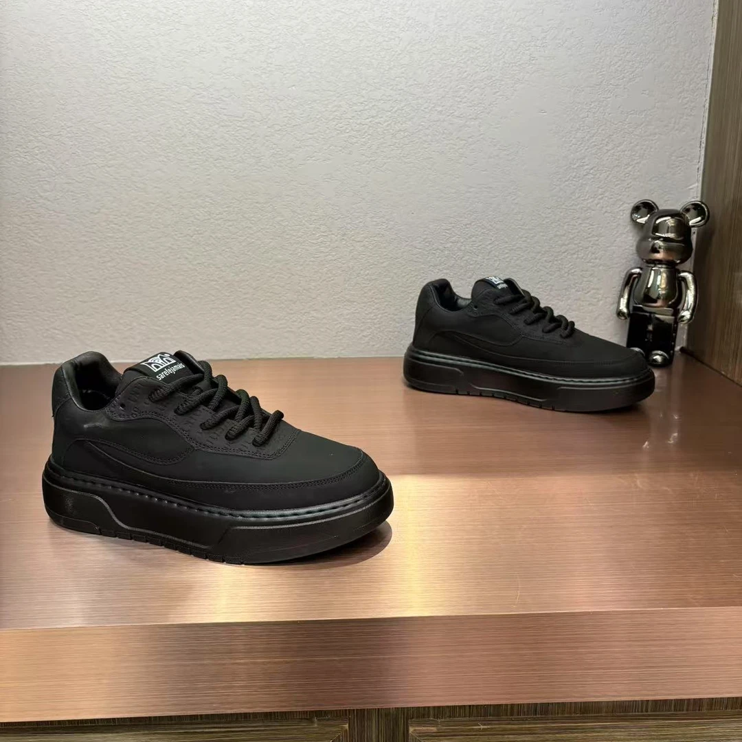 2025年春季新款潮流百搭舒适轻便透气精致轻奢男士时尚休闲鞋