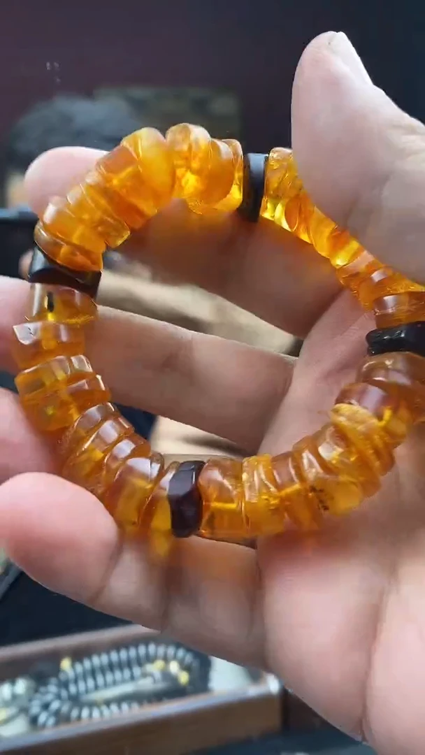 未镶嵌琥珀裸石-05010 多样性发其一