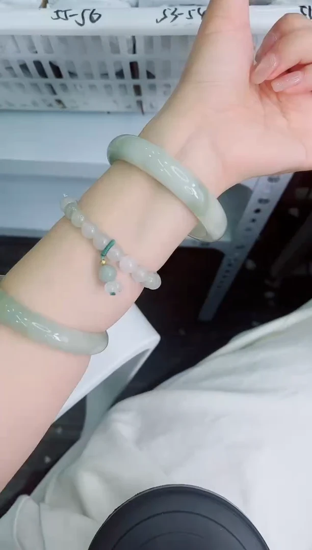 石英质玉手镯未镶嵌133-60.6