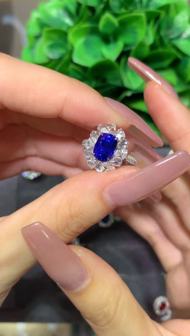 戒指蓝宝石18K金镶嵌3.12ct