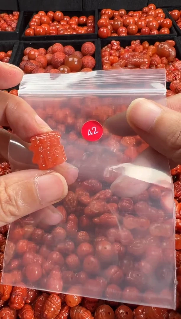 颈饰未镶嵌南红玛瑙1