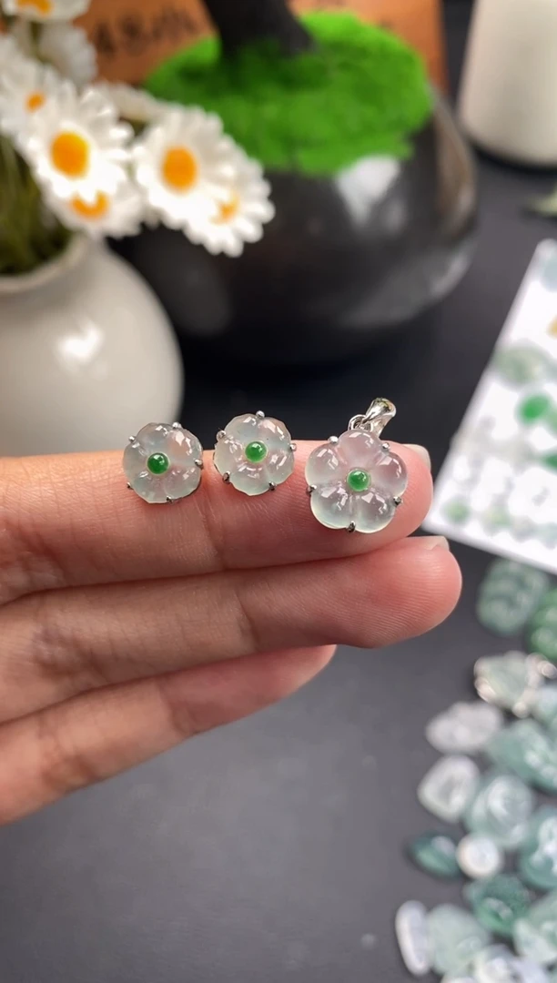 颈饰银S925镶嵌翡翠冰种花花