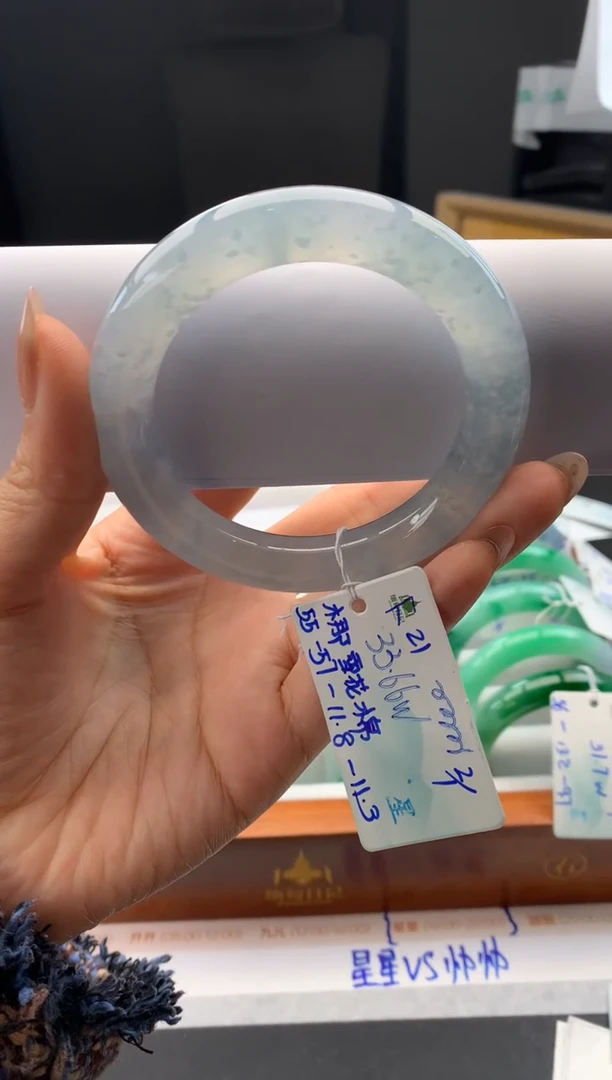 未镶嵌手镯（贵妃镯）翡翠翡翠自带#送人#，假一赔三