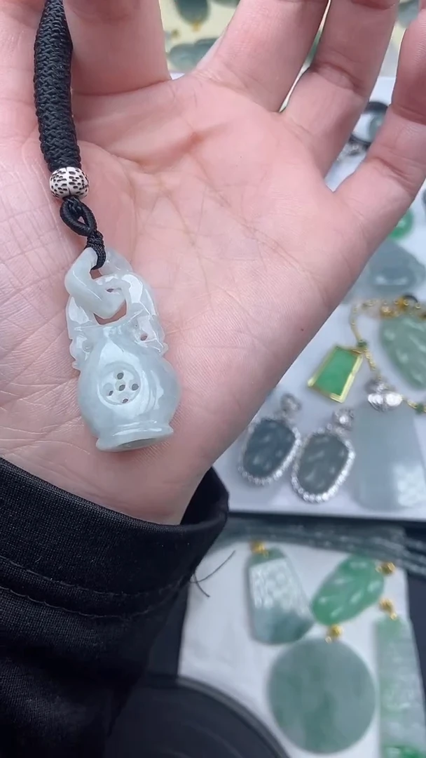 【闪购商品】翡翠吊坠(不含链)未镶嵌天然翡翠A货-吊坠