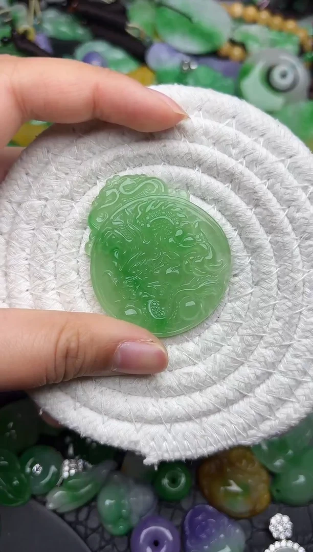 颈饰未镶嵌翡翠缅甸翡翠吊坠