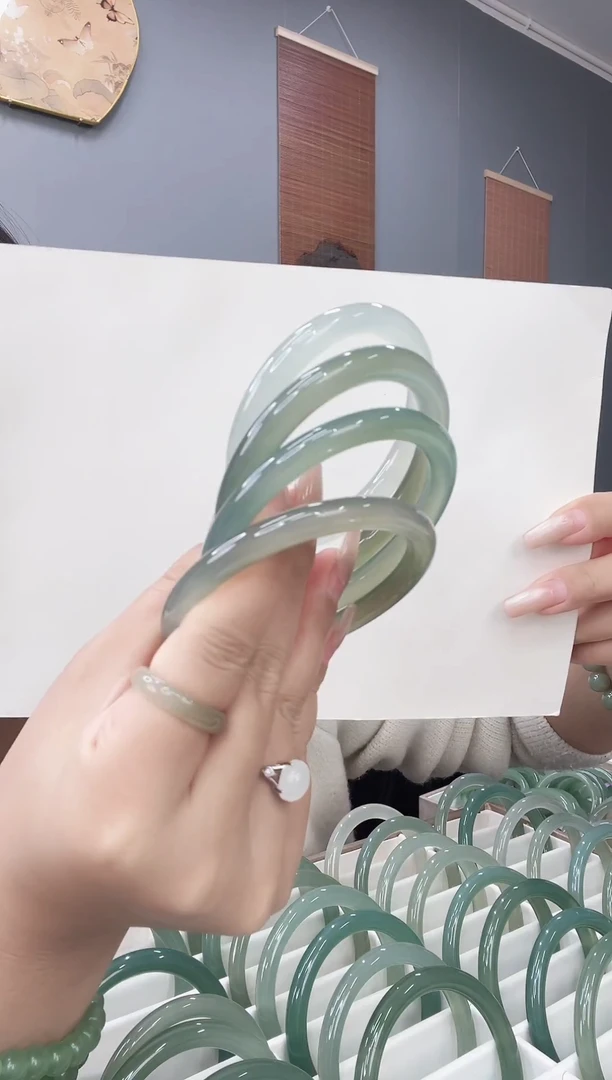 手镯玛瑙/玉髓未镶嵌备注圈口