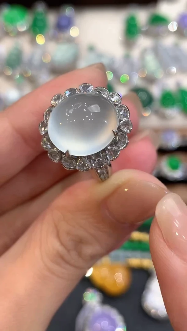 18K金镶嵌戒指翡翠刘*萱q90