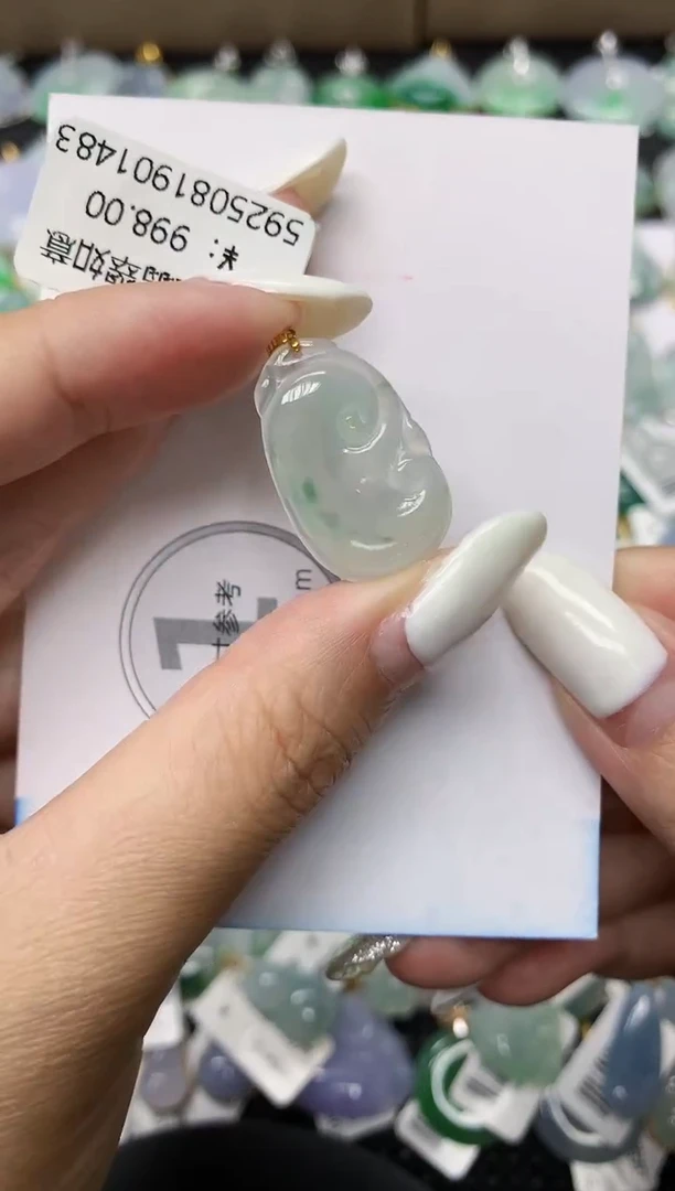 颈饰18K金镶嵌翡翠11111111111