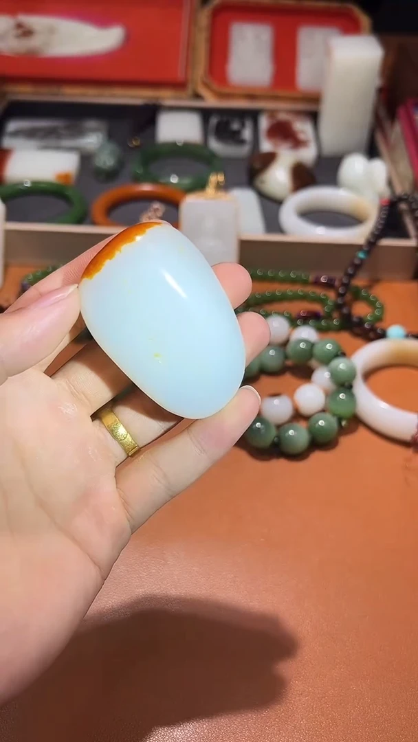 未镶嵌和田玉把件财***。和田玉