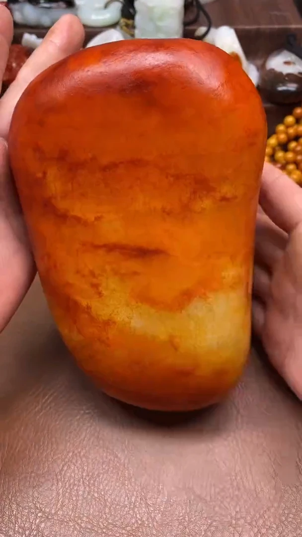 未镶嵌和田玉摆件来****，1