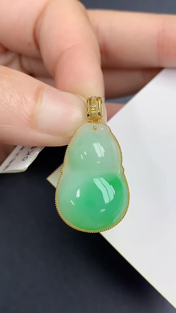 颈饰18K金镶嵌翡翠天然缅甸A货百元以上9元证书费自理
