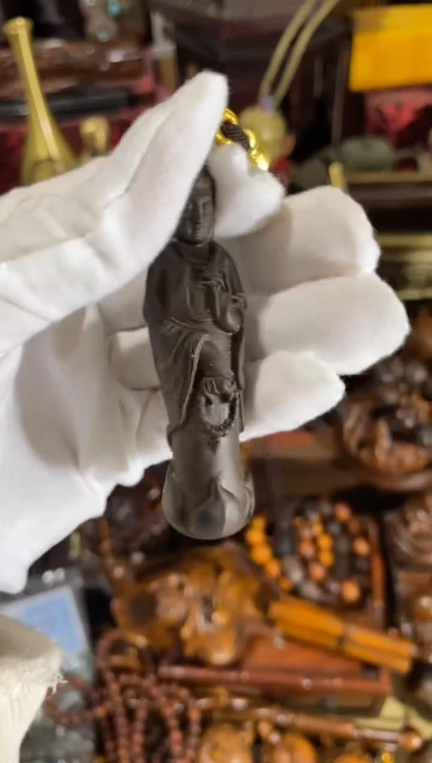 木中之王黑奇观音吊坠