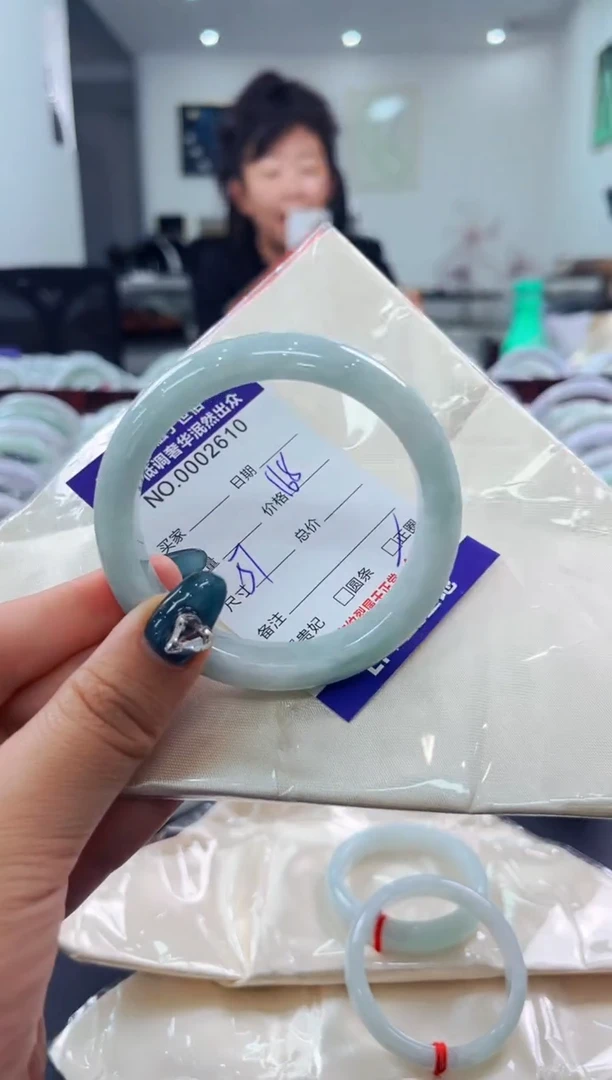 翡翠手镯未镶嵌天然缅甸A货翡翠