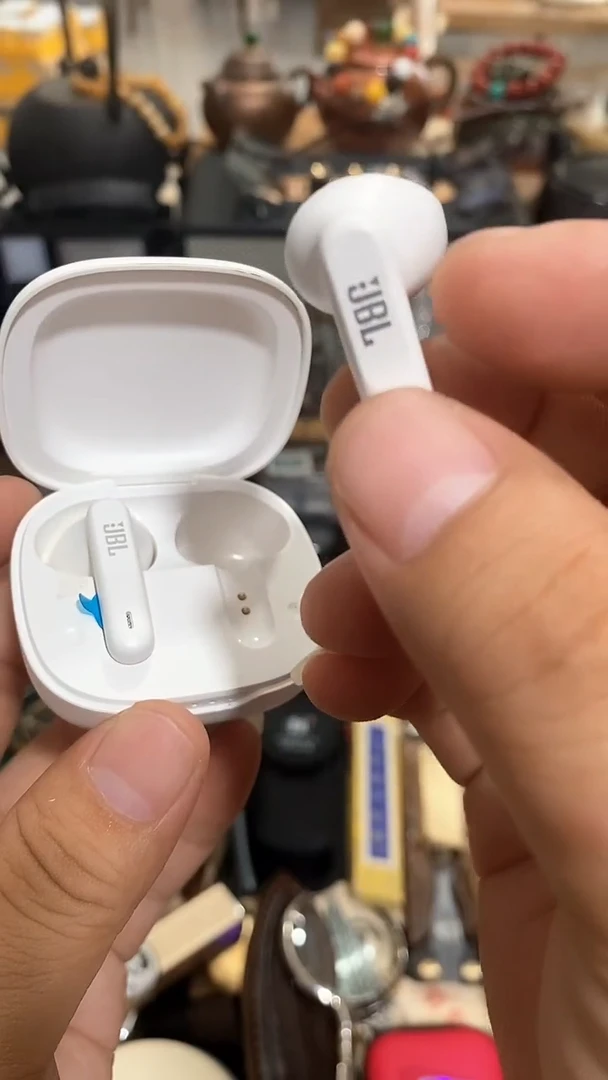 瓷片闪购商品  如图所示