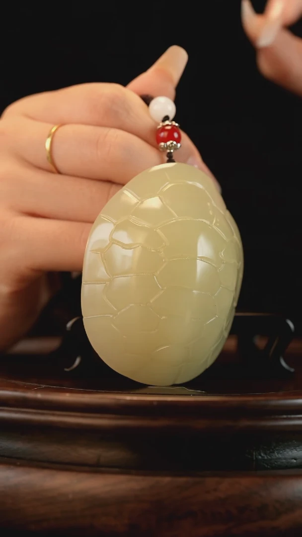 云南石竹叶青雕刻：富甲天下