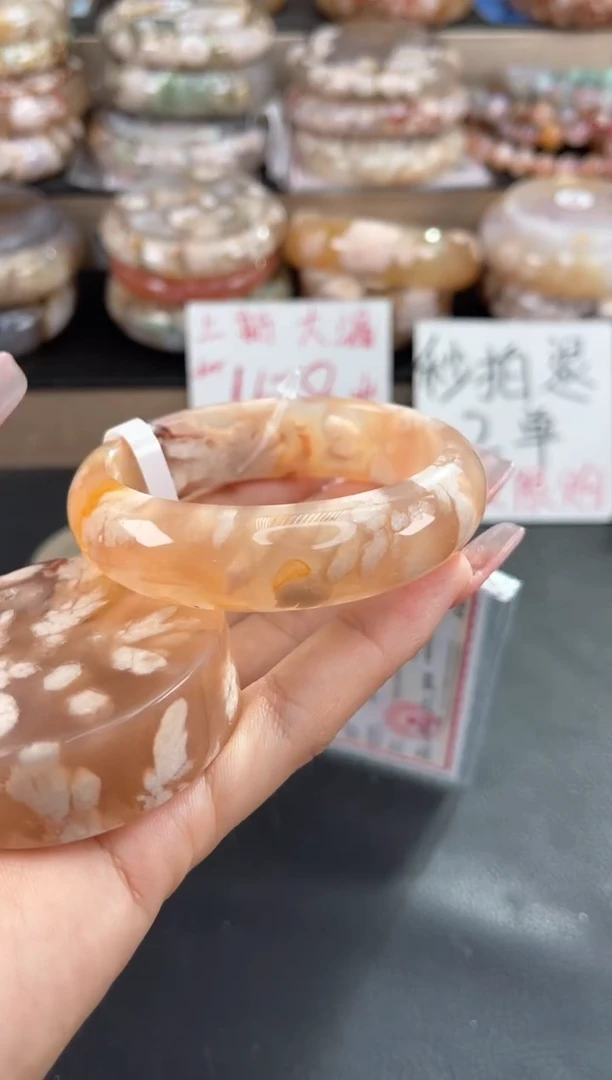 未镶嵌手镯石英质玉54