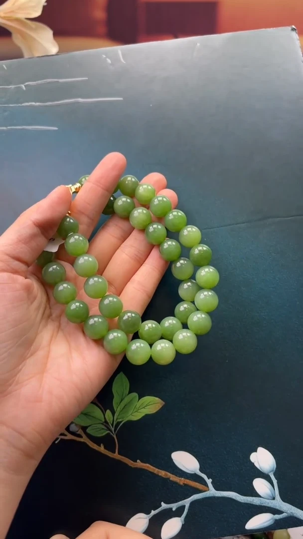 颈饰未镶嵌和田玉项链