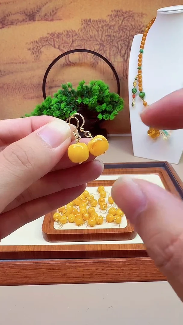 蜜蜡14K金镶嵌耳饰E01