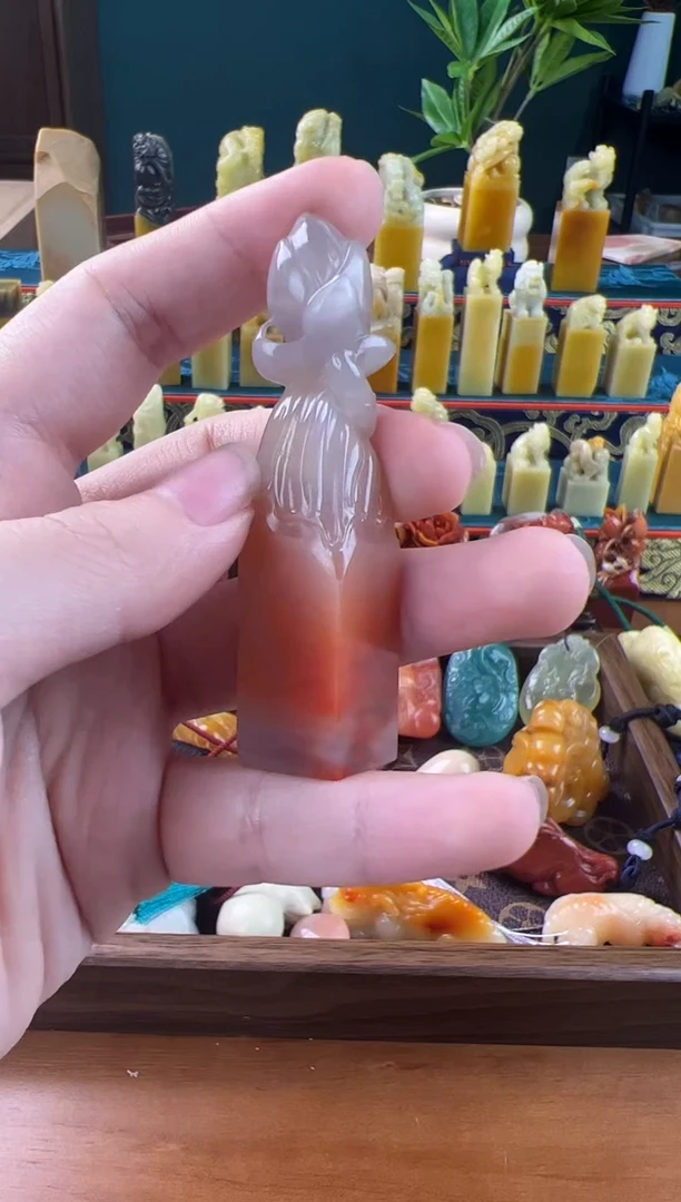 老挝石桃花冻玉兰花章1.6*1.6*7.3