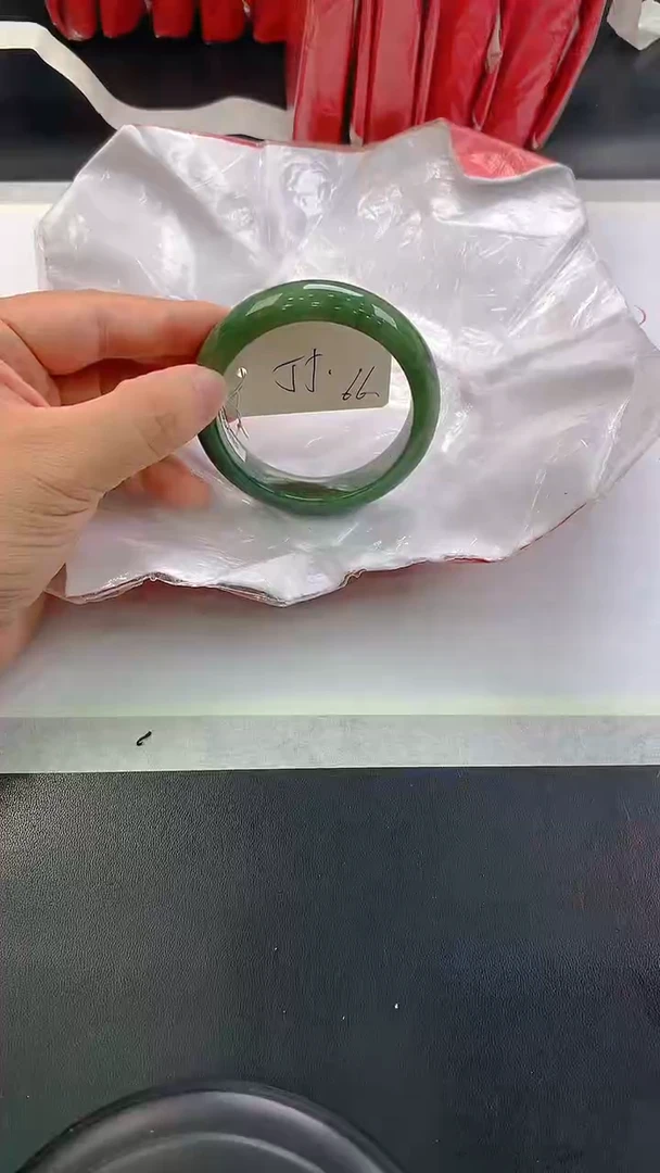 未镶嵌手镯翡翠66