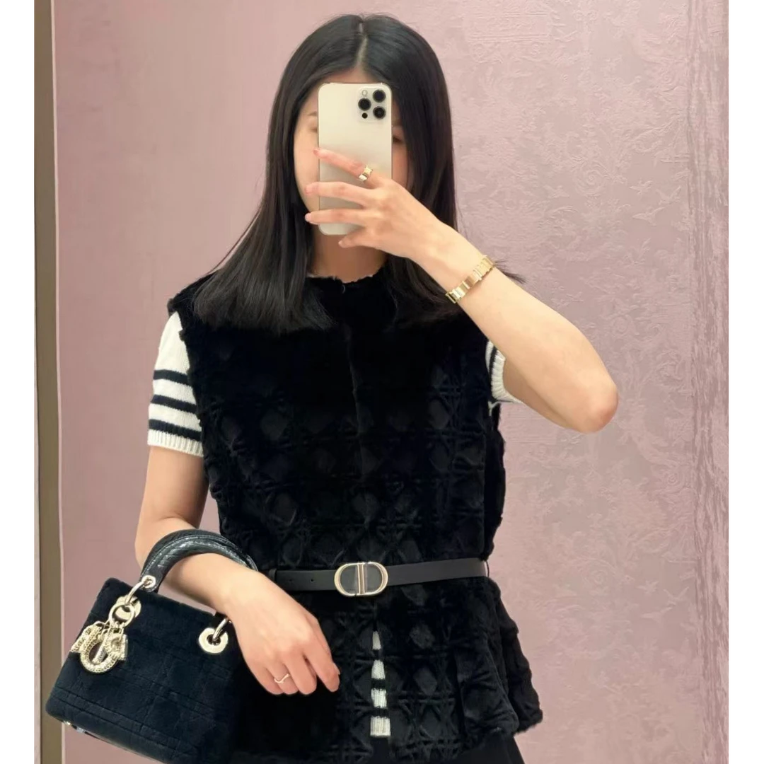 95新 DIOR/迪奥 黑色藤格纹皮草马甲 配有黑金腰带/F36/编号5926