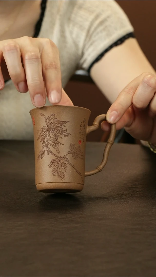 茶杯紫砂直播福利蒋文琴黄金段把杯刻绘菊花