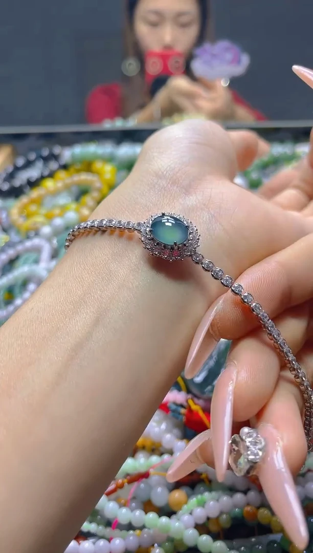 颈饰未镶嵌翡翠/R/翡翠A货，一件也是批发价