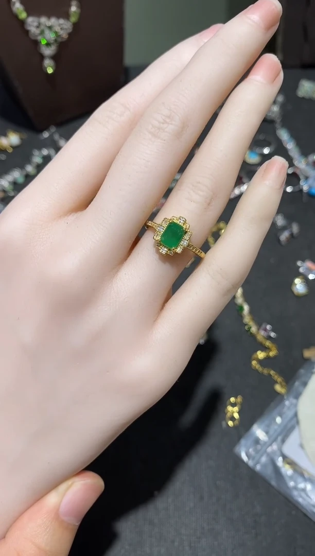 银S925镶嵌戒指祖母绿戒指