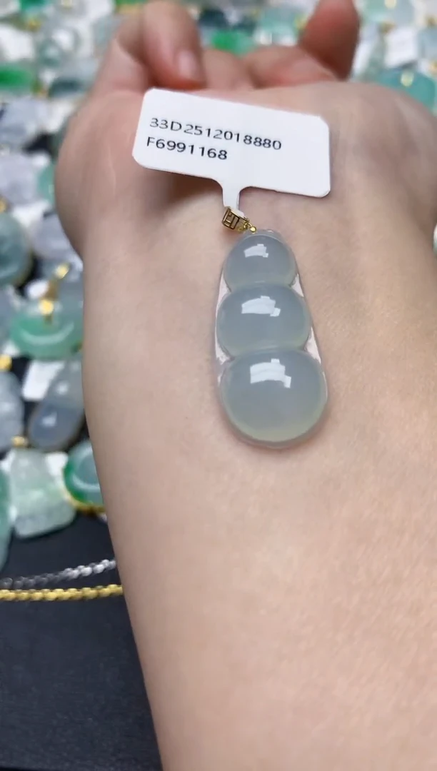 颈饰18K金镶嵌翡翠天然缅甸A货翡翠