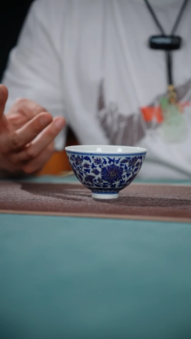 123-3缠枝莲描银鸡心盏