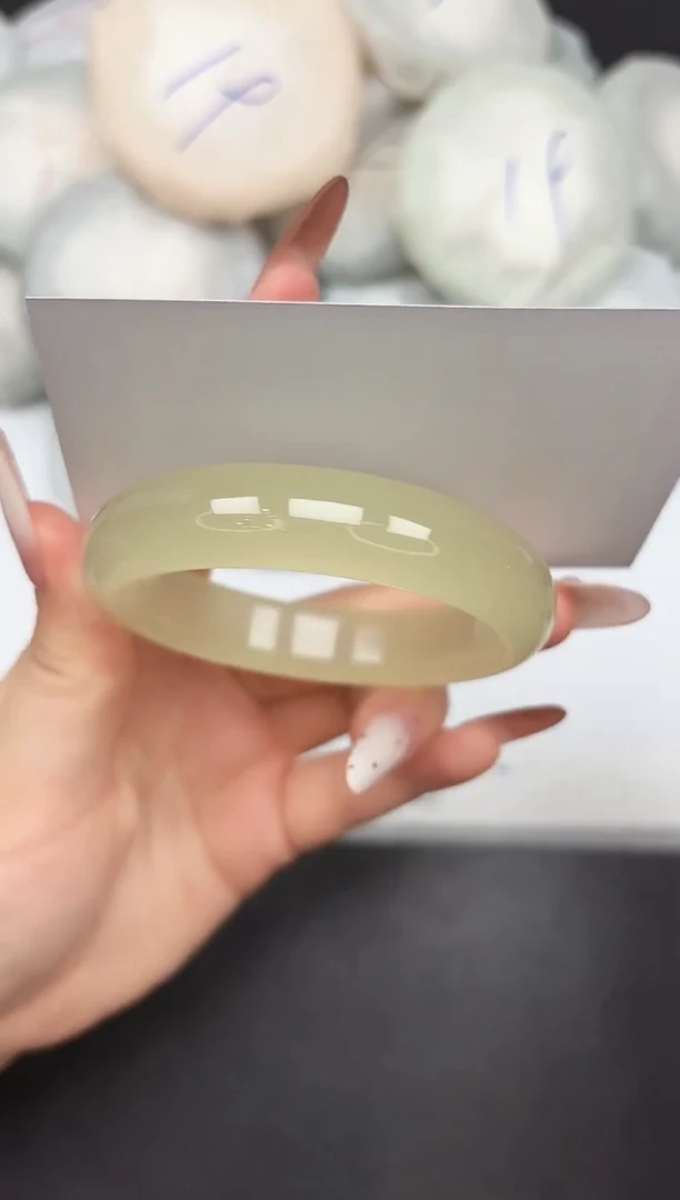 未镶嵌手镯石英质玉A65/55.6