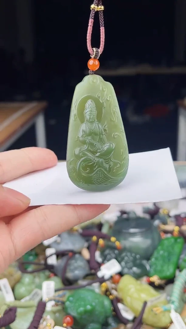 颈饰未镶嵌和田玉1