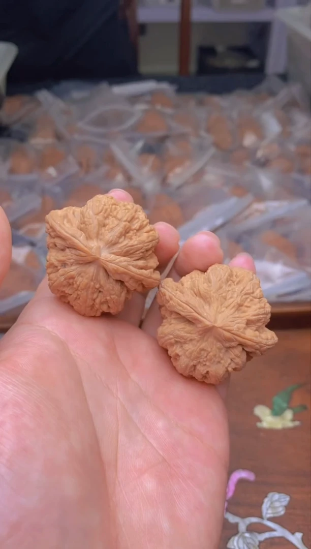 【闪购商品】文玩核桃把件G119号42尺粗筋