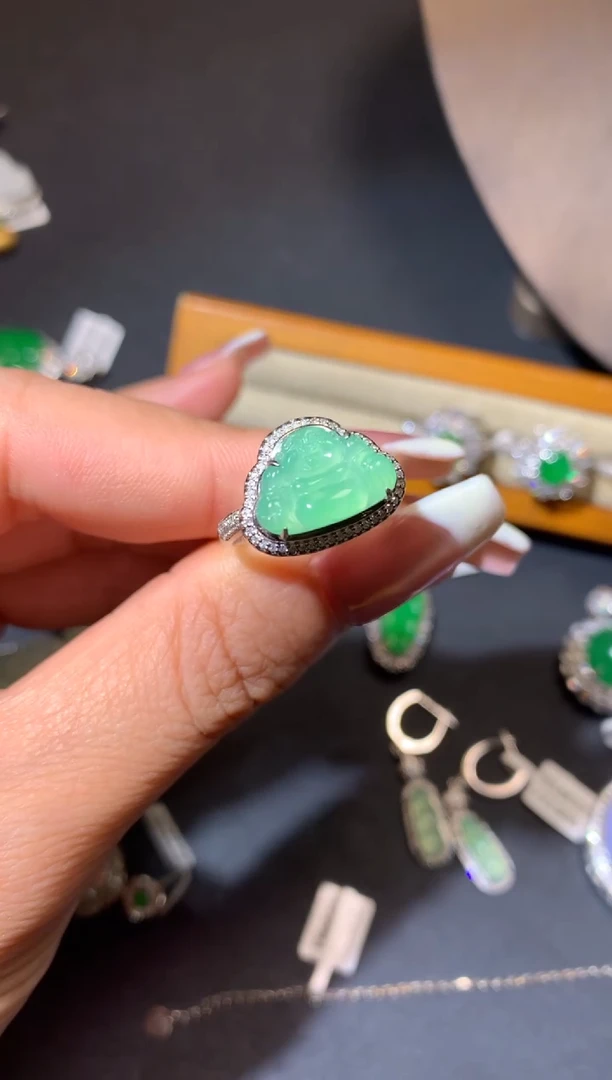 【闪购商品】翡翠吊坠(不含链)18K金镶嵌戒指