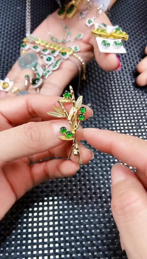 【闪购商品】翡翠吊坠(不含链)未镶嵌111111111