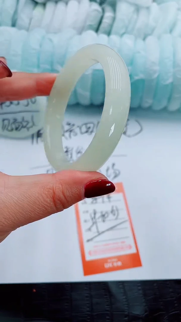 【闪购商品】石英质玉手镯未镶嵌T4-59-60